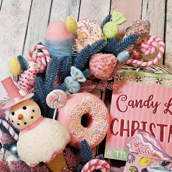 Candyland Christmas wreath 5 - Picture 5 of 12